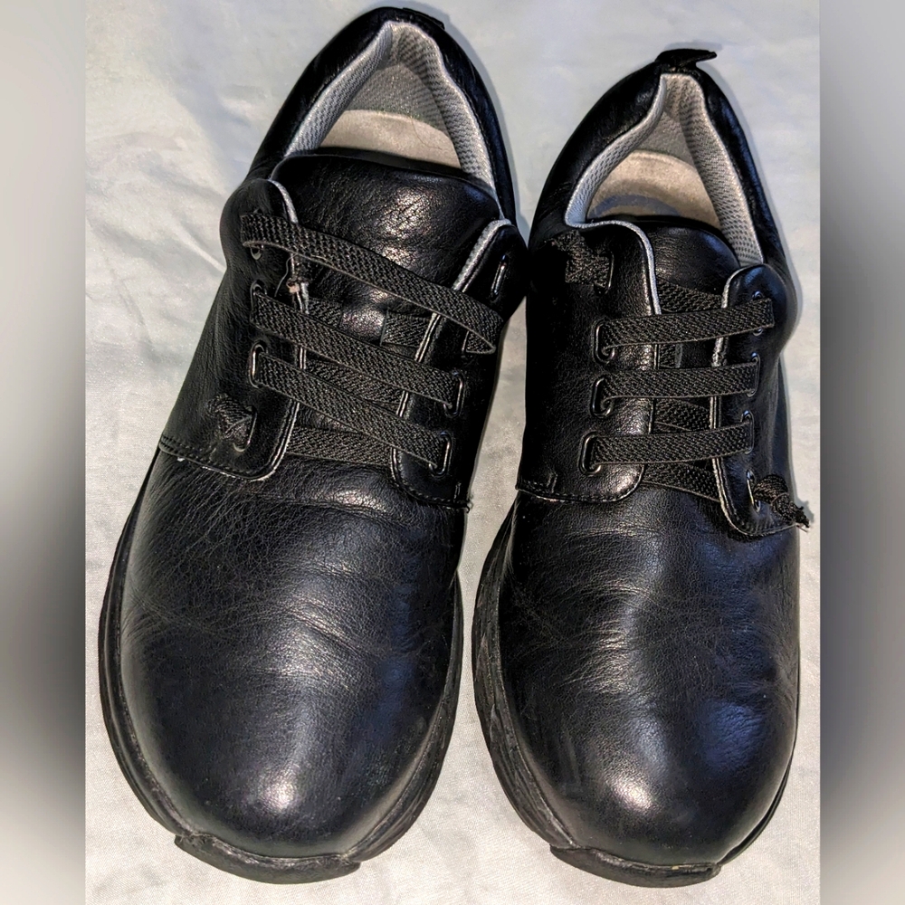 Nurse Mates Align Velocity Women's Leather Nursing Shoes
